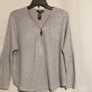 A very nice sweater with a elegant front closure